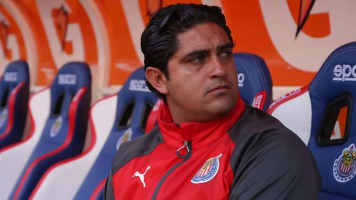 La directiva de Chivas despide al entrenador del equipo femenil
