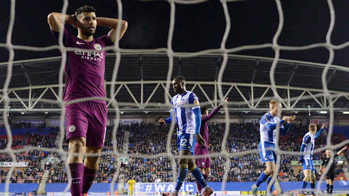 CRACKS | Dos argentinos, en la lista de 30 mejores delanteros históricos de la Premier
