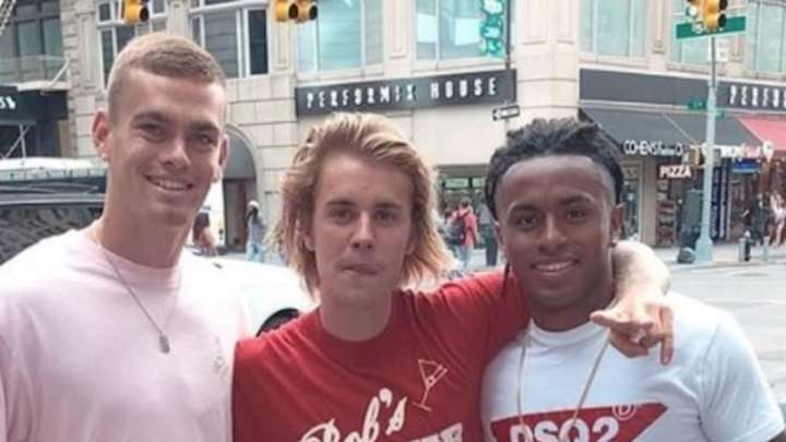 FARÁNDULA: Futbolista peruano de Whitecaps aprovechó viaje a NY para tomarse foto con Justin Bieber