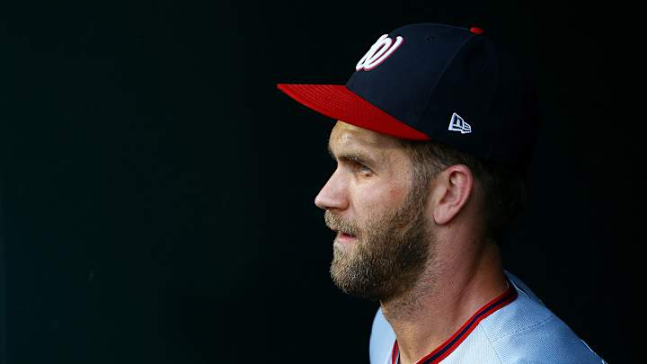 Martinez Meets With Harper After Nats Star Jogs to First