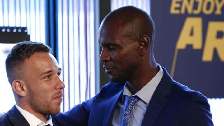Esta fue la respuesta de Eric Abidal cuando le preguntaron por nuevos fichajes