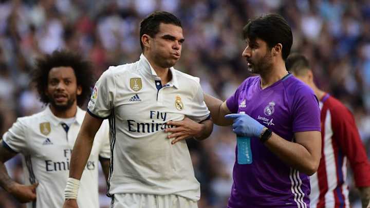 BUENOS RECUERDOS | Las camisetas del Real Madrid que Pepe aún conserva BUENOS RECUERDOS | Las camisetas del Real Madrid que Pepe aún conserva