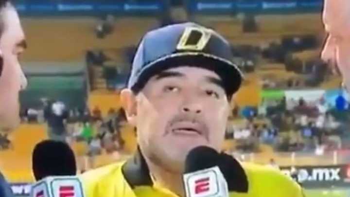 ¡Tremendo osazo! | Maradona se queda mudo en plena entrevista al final del partido