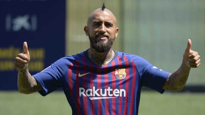 Arturo Vidal Lands Dig at Former Club Bayern Munich After Completing Move to Barcelona
