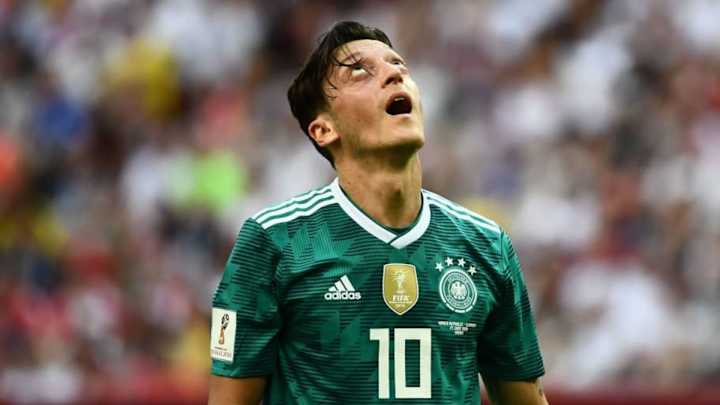 Bayern Munich CEO Denies Mesut Ozil Racism Claims