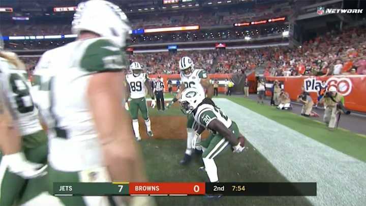 Isaiah Crowell's Touchdown Celebration Definitely Wasn't Appreciated in Cleveland