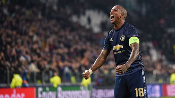 Ashley Young Prepared to Take Pay Cut to Secure 12 Month Extension With Manchester United