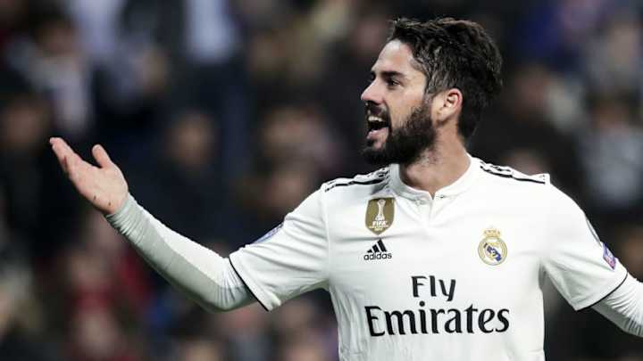Isco se salta el protocolo del Real Madrid al bajar del avión en Emiratos Árabes Isco se salta el protocolo del Real Madrid al bajar del avión en Emiratos Árabes