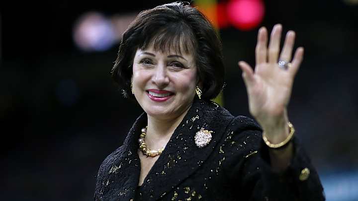 Saints Owner Gayle Benson Pays Off Nearly $100,000 in Layaway Orders at Local Walmart Saints Owner Gayle Benson Pays Off Nearly $100,000 in Layaway Orders at Local Walmart