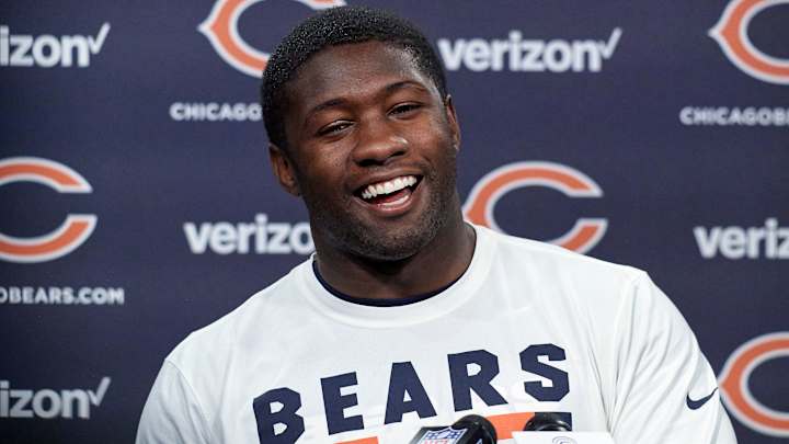 Rookie Linebacker Roquan Smith Signs With Bears, Ends Holdout Rookie Linebacker Roquan Smith Signs With Bears, Ends Holdout