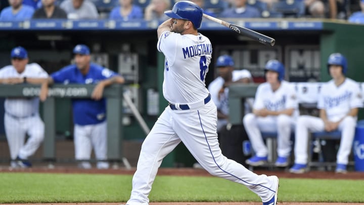 MLB Trade Rumors: Mike Moustakas Dealt to Brewers; Astros Acquire Ryan Pressly