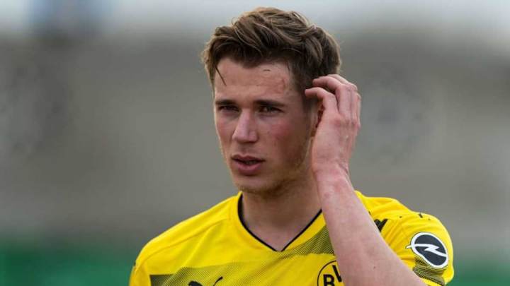 German Reports Provide Update on Erik Durm's Potential Move to Huddersfield