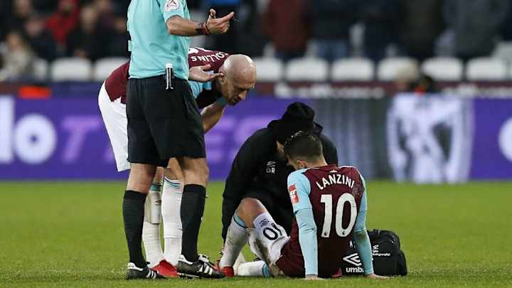 West Ham Midfielder Manuel Lanzini Set to Boost Moyes' Options With Return to Action After Spell Out