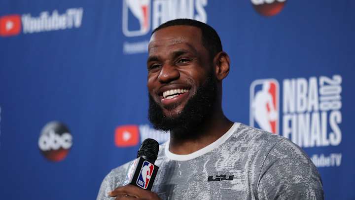 Gronkowski Owners Buy New Race Horse, Name Him 'LeBron J'