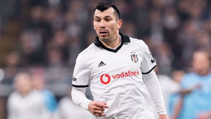 Report: West Ham to Hold Talks With Besiktas as Pellegrini Eyes Gary Medel