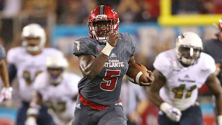 After His Prolific 2017 Season, Devin Singletary Looks to Lift FAU Even Higher