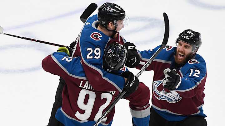 Avalanche Beat Blues to Earn Final Western Conference Playoff Spot