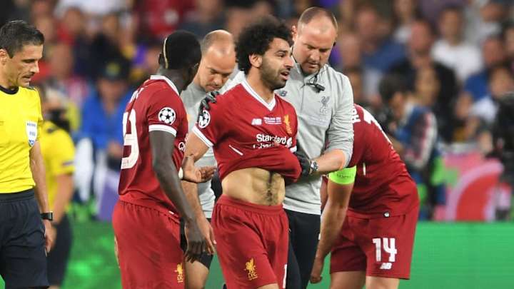 Injury Analysis: Everything You Need to Know About Salah’s Suspected Shoulder Injury in 1 Minute Injury Analysis: Everything You Need to Know About Salah’s Suspected Shoulder Injury in 1 Minute