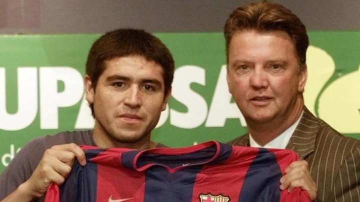 Van Gaal revela los detalles de la salida de Riquelme del FC Barcelona