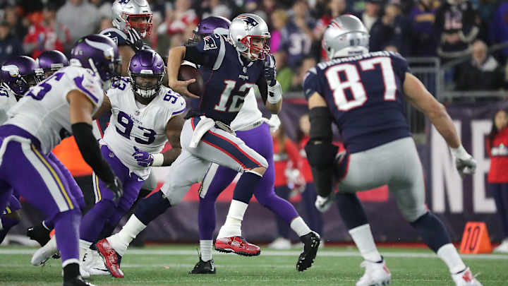 Tom Brady Jokes He’s Retiring After Reaching 1,000 Yards Rushing Tom Brady Jokes He’s Retiring After Reaching 1,000 Yards Rushing