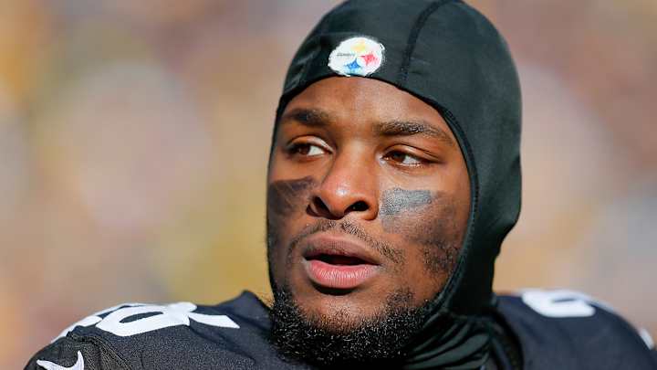 Le'Veon Bell Did Not Report to Steelers Ahead of Deadline, Miss Rest of Season