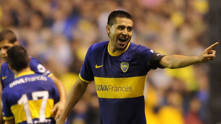 GANO EL FUTBOL | La imagen de Riquelme con un hincha de River durante el último super clásico GANO EL FUTBOL | La imagen de Riquelme con un hincha de River durante el último super clásico