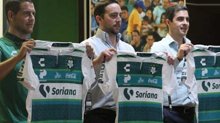 ​#RIFADO | Santos Laguna celebra sus 35 años con jersey a la moda
