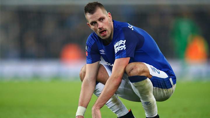 Morgan Schneiderlin to Remain With Everton as Club Rebuffs West Ham Approach