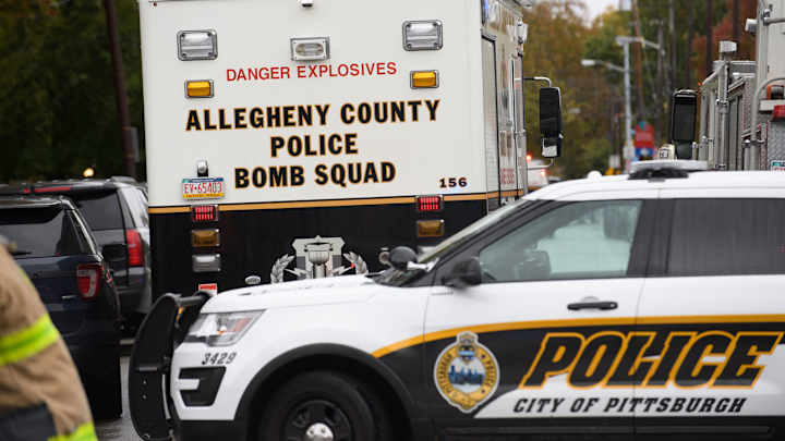 Steelers, Pirates and Penguins Show Support in Wake of Pittsburgh Synagogue Tragedy