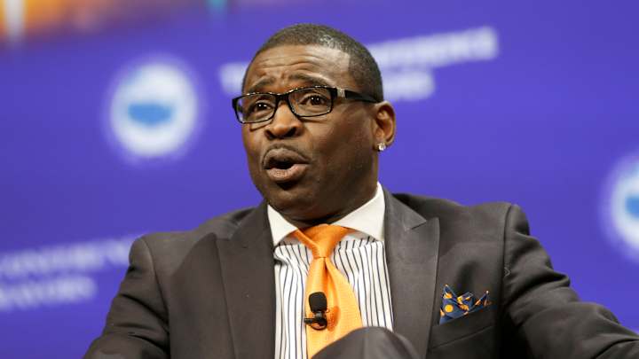 Michael Irvin Agrees with Hall of Fame's Decision to Ignore Terrell Owens at Enshrinement Weekend Michael Irvin Agrees with Hall of Fame's Decision to Ignore Terrell Owens at Enshrinement Weekend