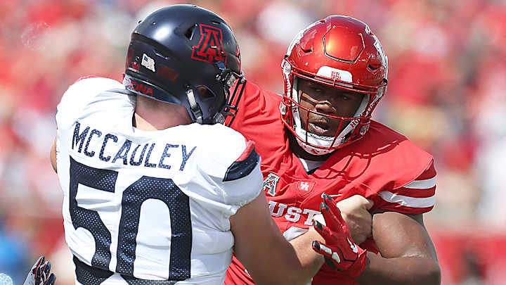 Ed Oliver Wreaks Havoc on Khalil Tate and Arizona's Offensive Line in Houston's Rout Ed Oliver Wreaks Havoc on Khalil Tate and Arizona's Offensive Line in Houston's Rout