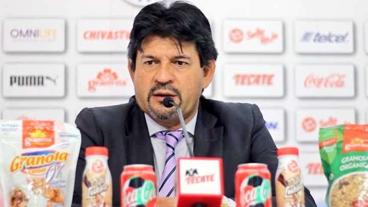 IMPERDIBLE | Aficionados de Chivas destrozan sin piedad a Cardozo por su conferencia de prensa IMPERDIBLE | Aficionados de Chivas destrozan sin piedad a Cardozo por su conferencia de prensa