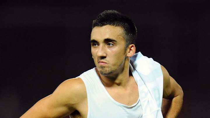 PHOTOS: St. Mirren Defender's Brilliant Reaction to Having Chocolate Bar Thrown at His Head PHOTOS: St. Mirren Defender's Brilliant Reaction to Having Chocolate Bar Thrown at His Head