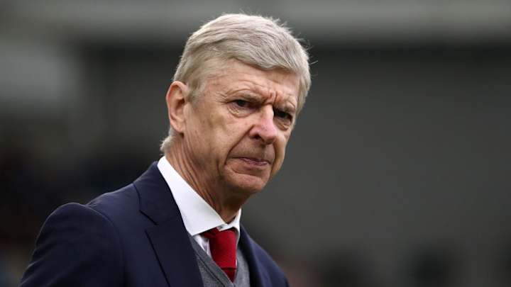 Report: Arsene Wenger Tells Arsenal Staff He Won't Leave Club at the End of Season