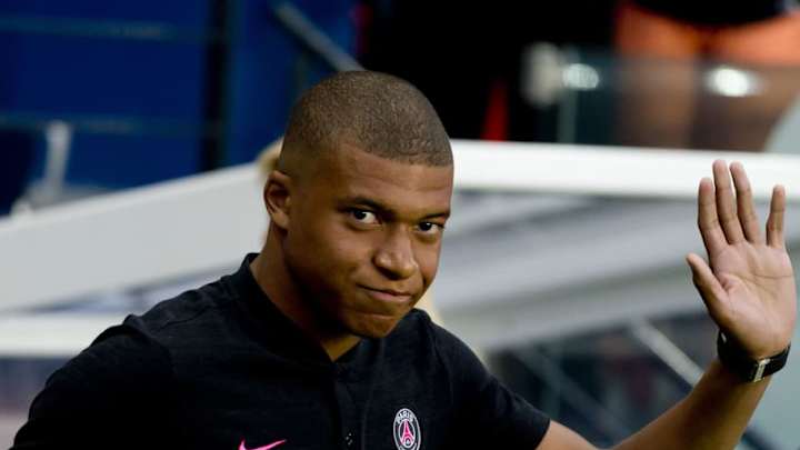 ESPECTACULAR | Kylian Mbappé posó con la camiseta de un equipo de ascenso argentino