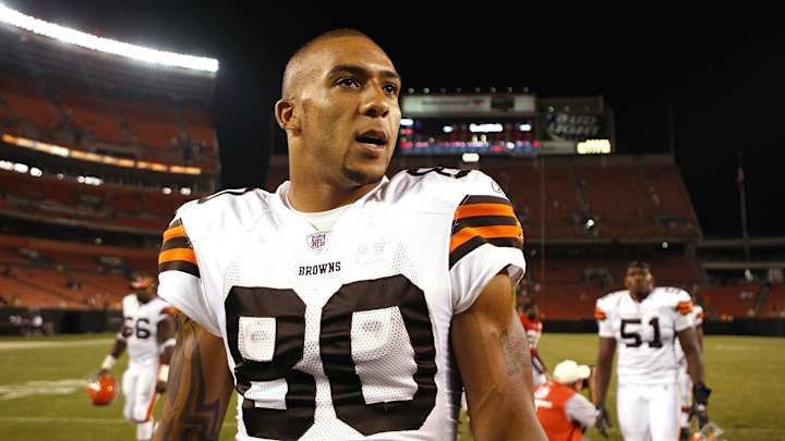 Report: Kellen Winslow Targeted Older Women in Crimes Including Kidnapping, Rape