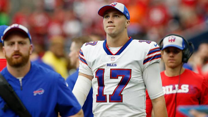 Report: Bills' Josh Allen Injured UCL in Right Elbow, Getting Second Opinion of MRI