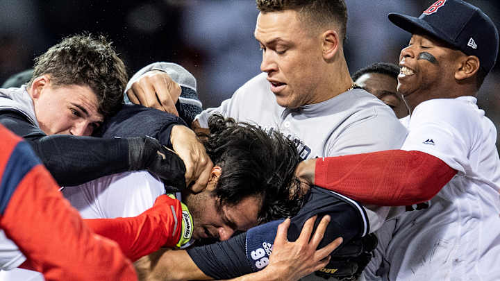 Thursday’s Hot Clicks: Two Legitimate Baseball Brawls in One Day Thursday’s Hot Clicks: Two Legitimate Baseball Brawls in One Day