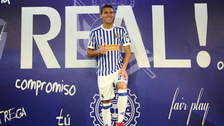 CON TODO | Aficionados de la Real Sociedad criticaron al cuerpo técnico por dejar fuera a Moreno