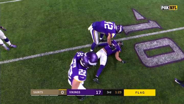 Watch: Vikings' Andrew Sendejo Knocked Out After Collision With Michael Thomas, Out With Concussion