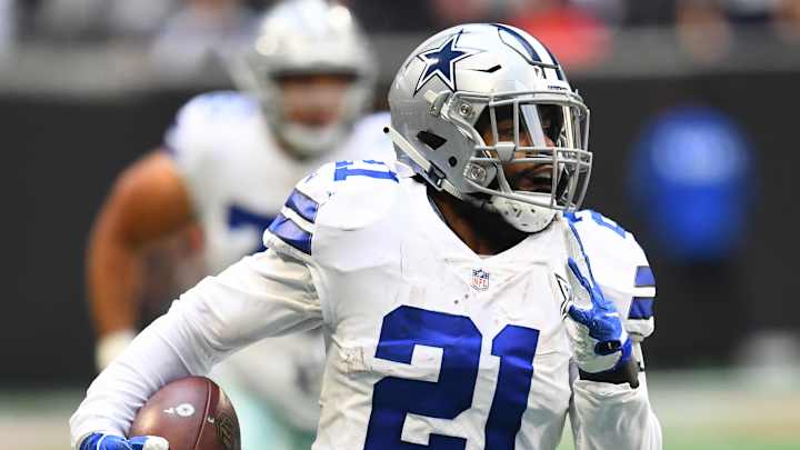 Report: NFL Fines Ezekiel Elliott for Dropping $21, Dak Prescott in Salvation Army Kettle