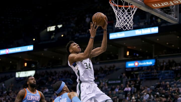 Giannis Antetokounmpo Out for Remainder of Wednesday's Game With Sprained Right Ankle