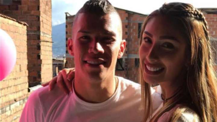 TOTALMENTE APASIONADA | Novia de Uribe se llena de la euforia mundialista TOTALMENTE APASIONADA | Novia de Uribe se llena de la euforia mundialista