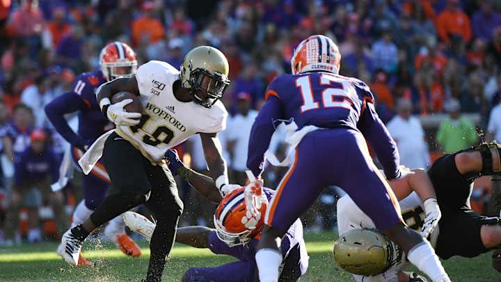 Wallace Loves the Bright Lights Wallace Loves the Bright Lights