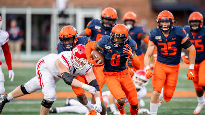 You Can Put it on the Board!; Hobbs Now on Illini TD Wall