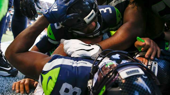 3 Up, 3 Down: Winners, Losers From Seahawks Week 9 Victory