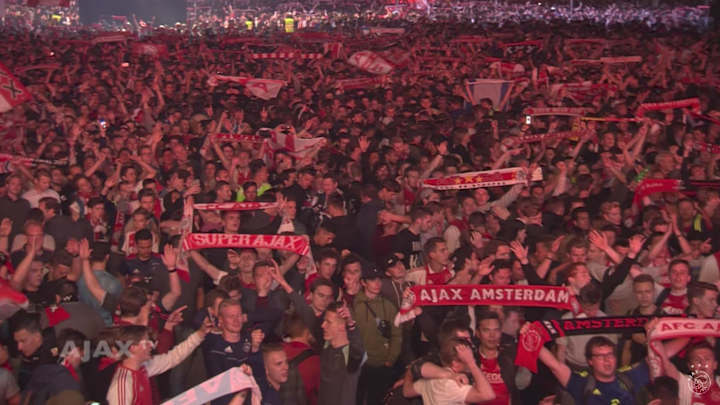 Video: 100,000 Ajax fans sing club’s anthem in unison after Europa League defeat Video: 100,000 Ajax fans sing club’s anthem in unison after Europa League defeat