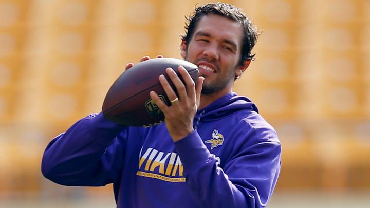 Sam Bradford Says His Knee Injury Not From Contact