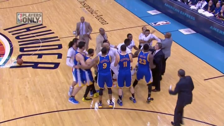 Thunder, Warriors scuffle after Stephen Curry gets in shoving match with Semaj Christon Thunder, Warriors scuffle after Stephen Curry gets in shoving match with Semaj Christon