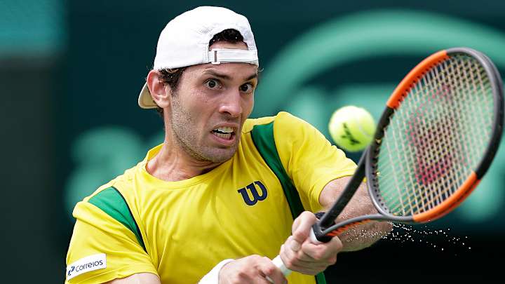 Brazilian Guilherme Clezar Apologizes for Racist Gesture in Japan Brazilian Guilherme Clezar Apologizes for Racist Gesture in Japan